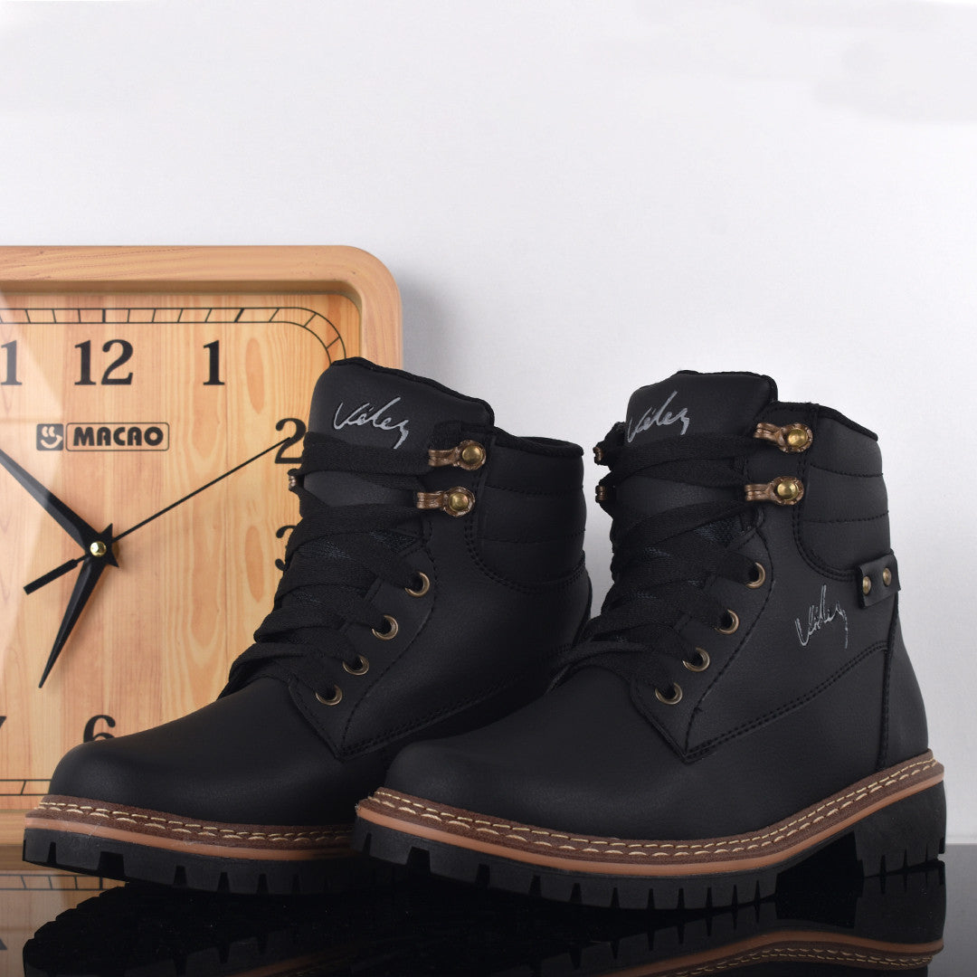 Bota Vélez Hombre – Elegancia y Resistencia en Cada Paso