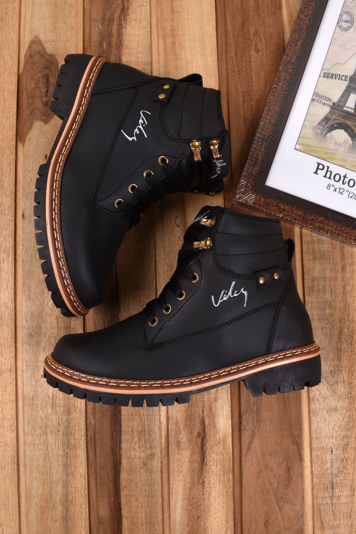 Bota Vélez Hombre – Elegancia y Resistencia en Cada Paso