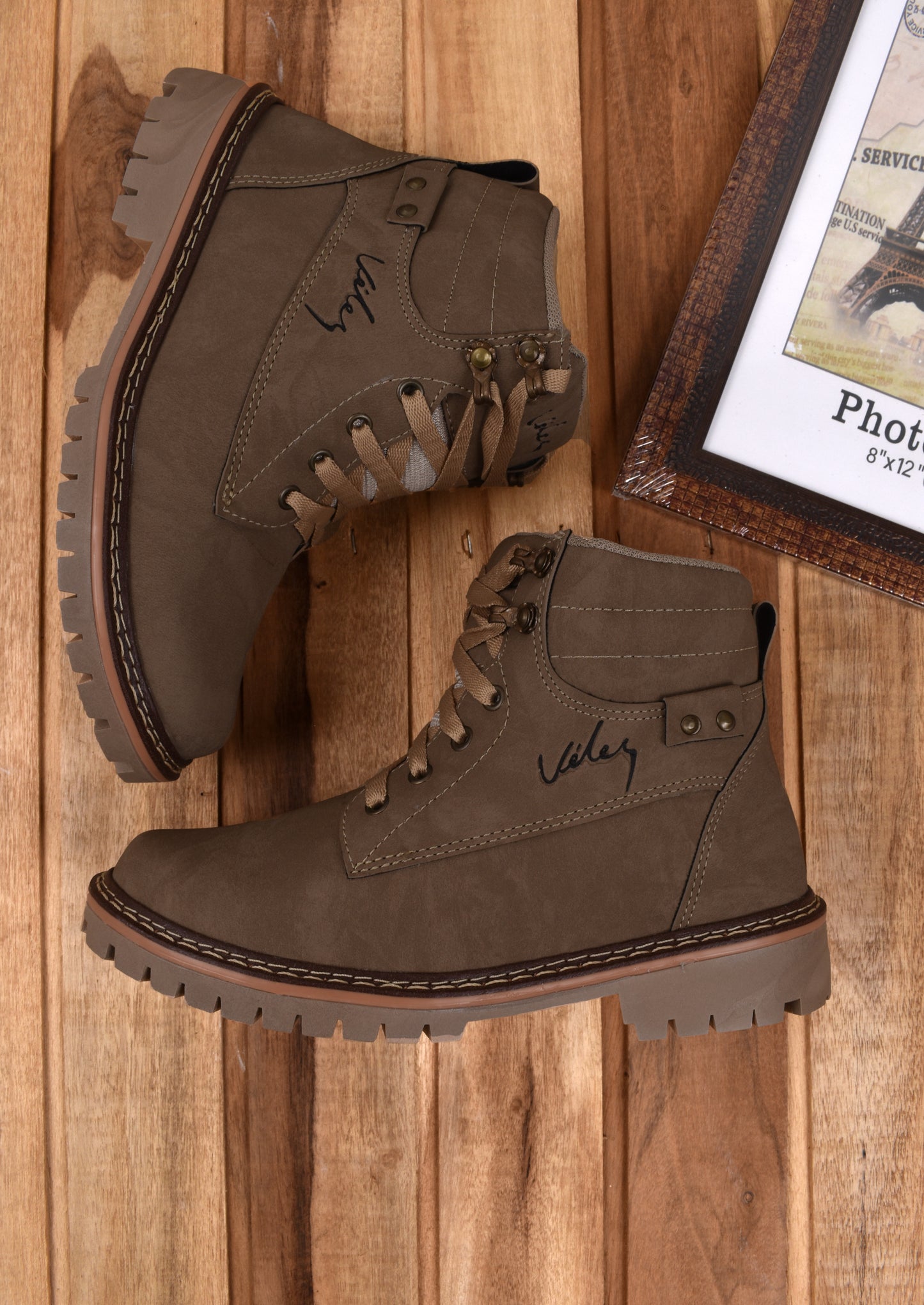 Bota Vélez Hombre – Elegancia y Resistencia en Cada Paso