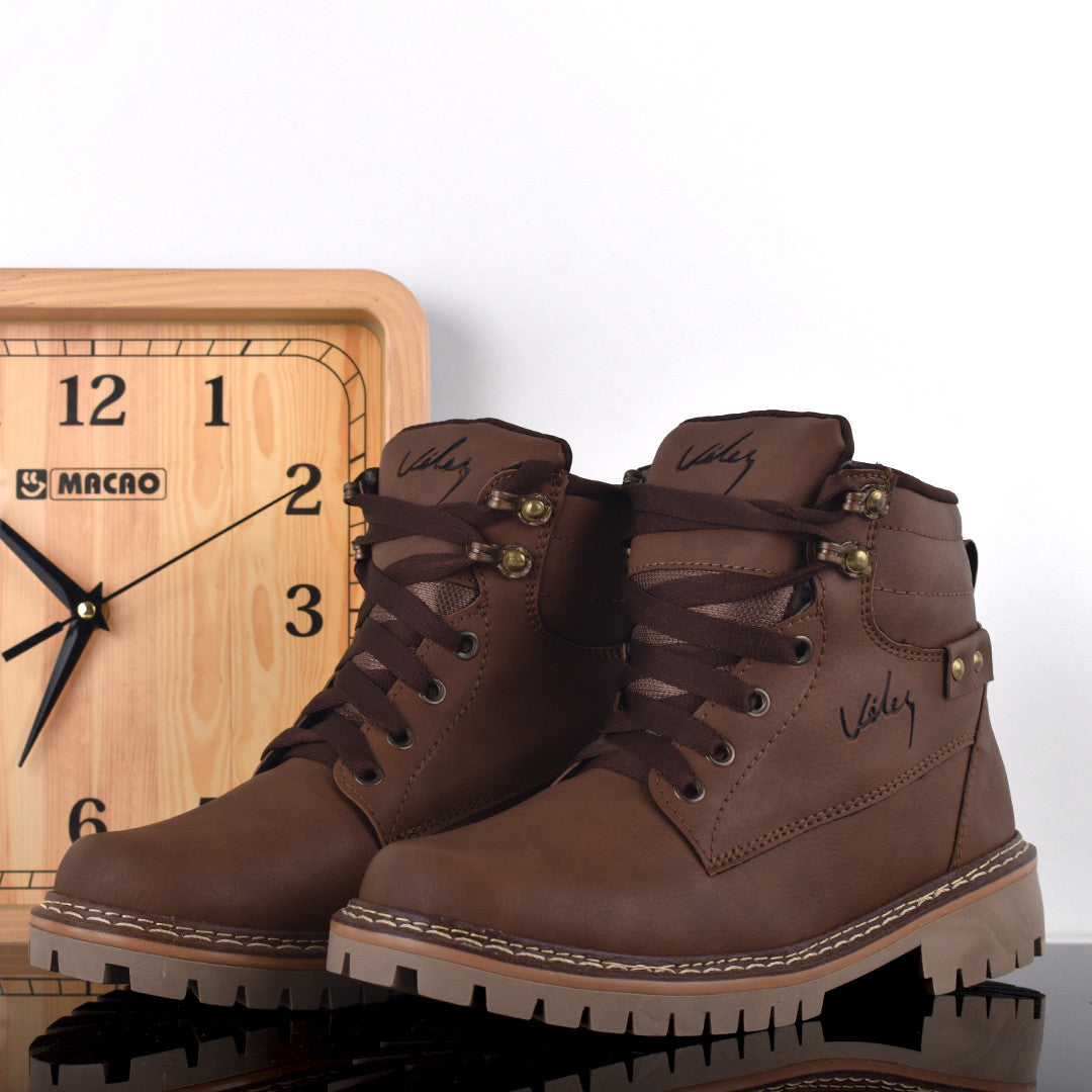 Bota Vélez Hombre – Elegancia y Resistencia en Cada Paso
