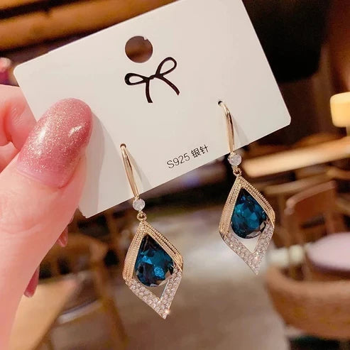 Aretes de Ópalos: Elegancia y Encanto Natural (274909)
