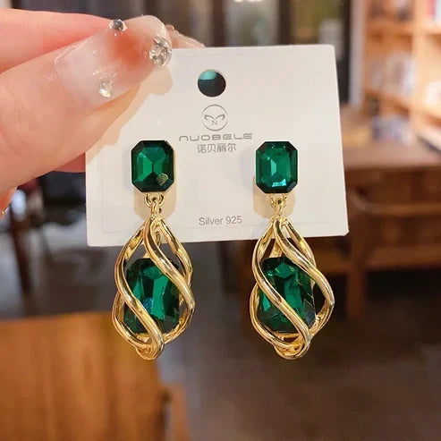 Aretes Trenzados: Diseño Sofisticado y Atemporal (274929)