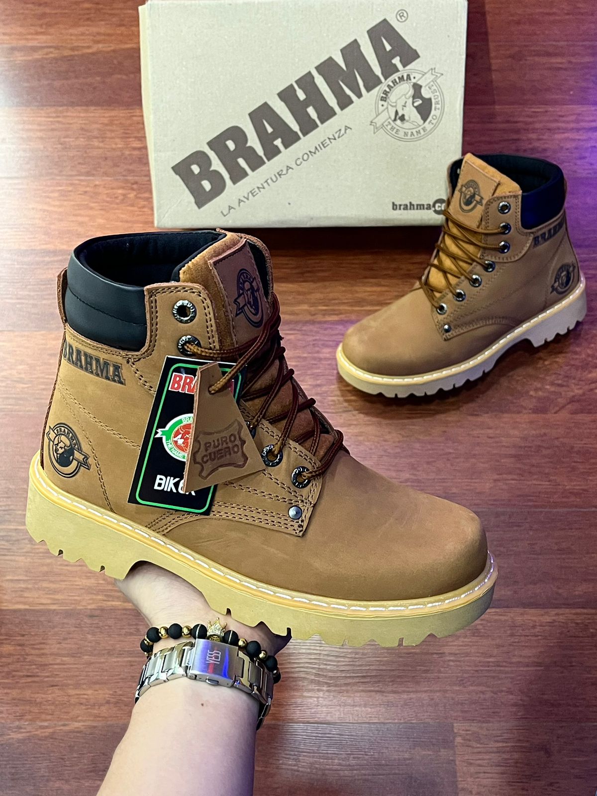 Botas Brahma en Cuero Café con Suela Beis (814955)