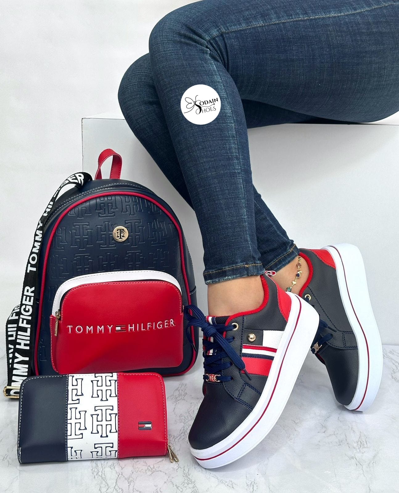 Combo de Bolso + Billetera + Deportivo Tipo Tomy - Material Sintético Premium