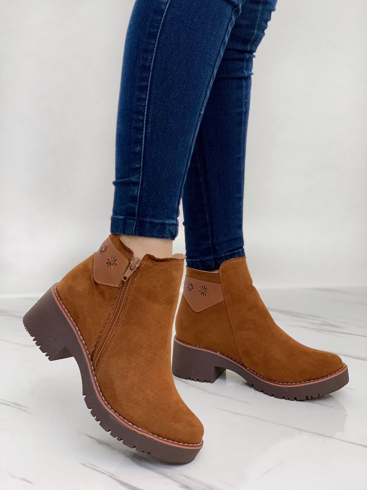 Bota Femenina Trendy – Estilo y Comodidad (377941)