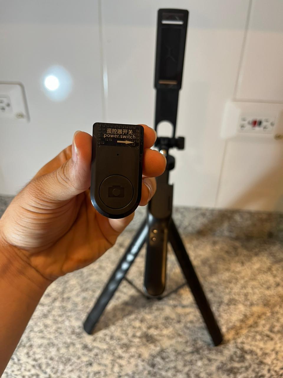 Selfie Stick Multifuncional con Trípode y Luz LED (733335)