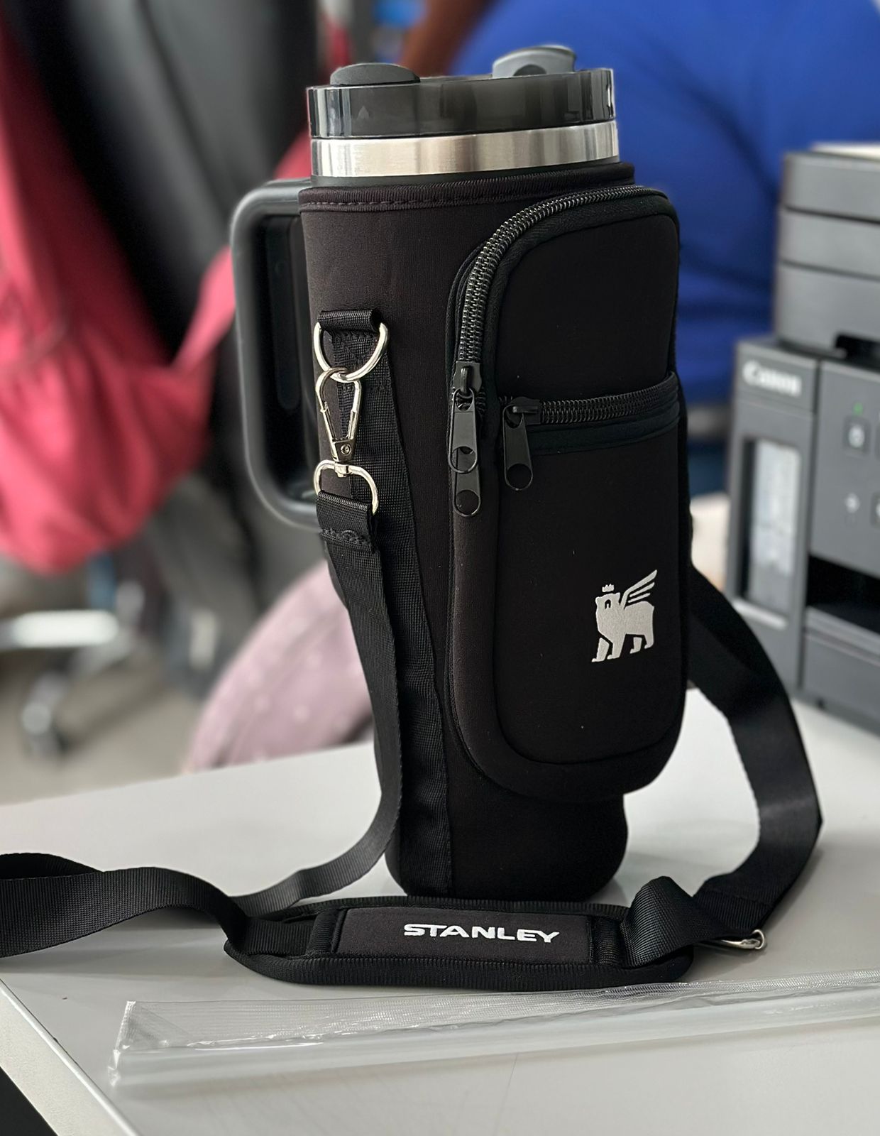 Funda de Neopreno para Termo Stanley – Protección y Estilo en Movimiento (1640209)