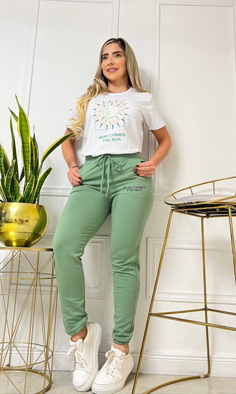 Conjunto Jogger "Here Comes" (1647485)