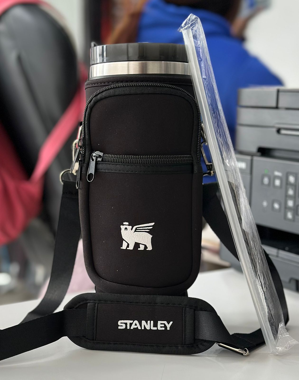 Funda de Neopreno para Termo Stanley – Protección y Estilo en Movimiento (1640209)